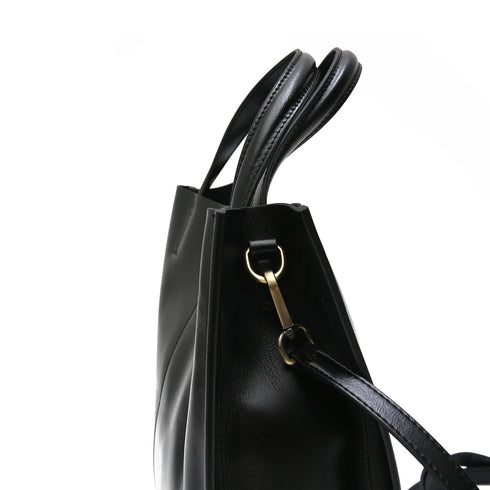 Women’s Leather Tote Shoulder Handbags for travel and more.